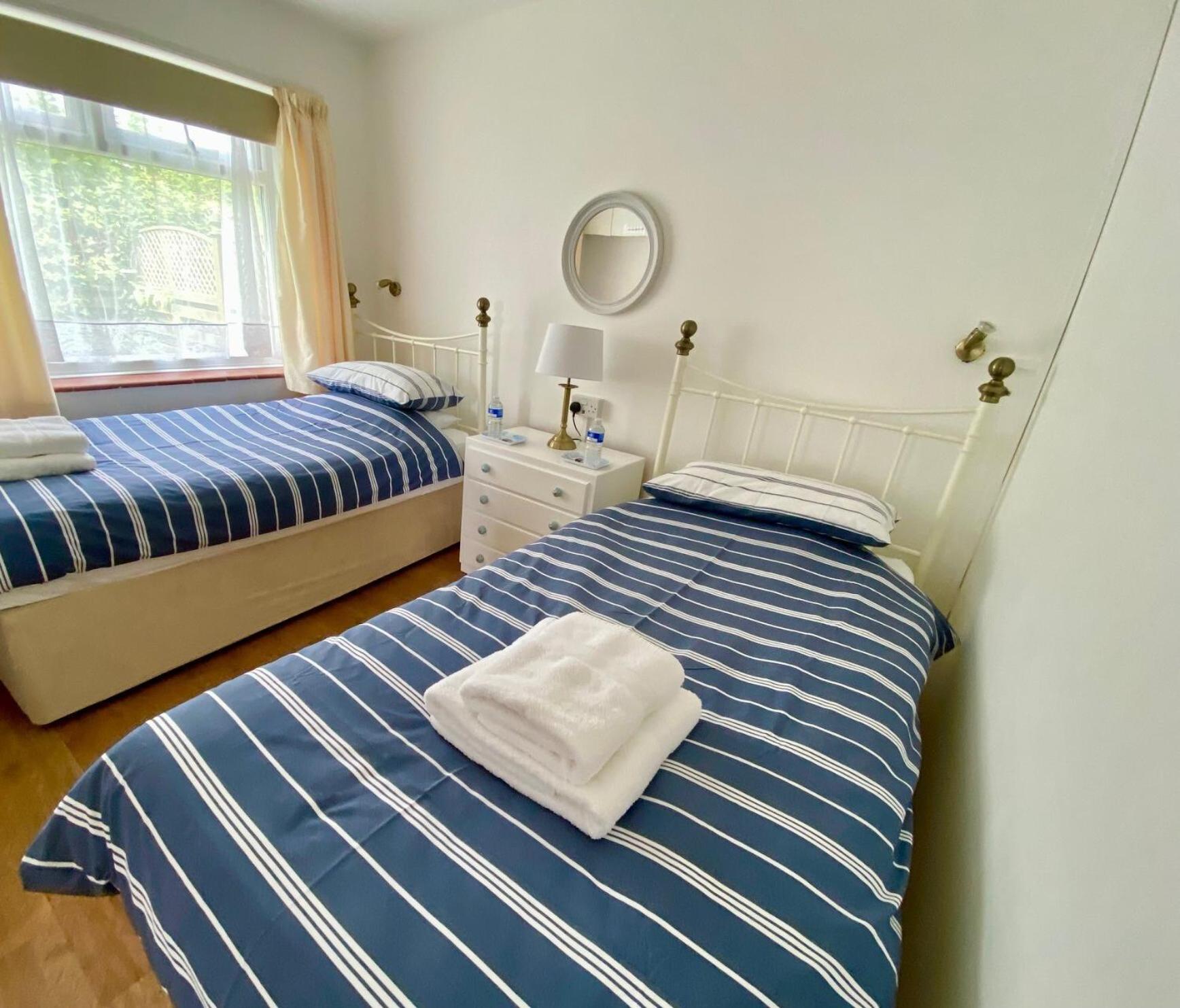 Golden Acre Jurassic Coastal Lodges ,Eype Bridport Dış mekan fotoğraf